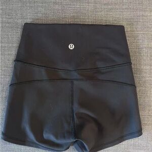 lululemon Wunder Train Shorts 4” SIZE 2